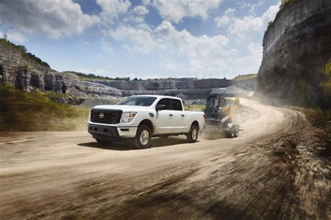 2024 Nissan Titan: Powertrain Specs, New Bronze Edition, Safety Features & Pricing