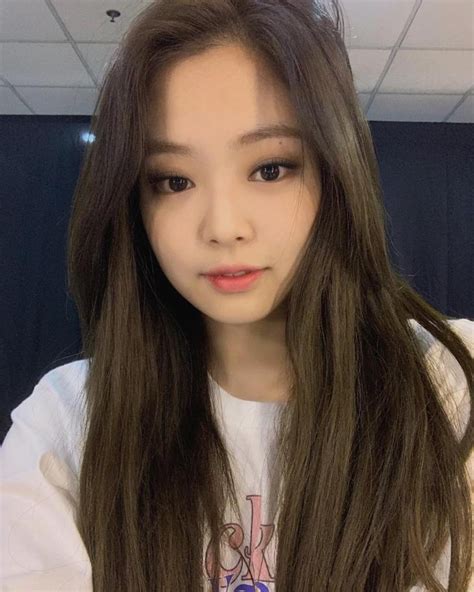 BLACKPINK Jennie Instagram and Insta Story Update, February 2, 2019