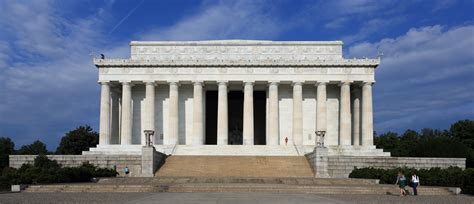 Lincoln Memorial, A Monument To The Memory of A Fighter For Democracy ...