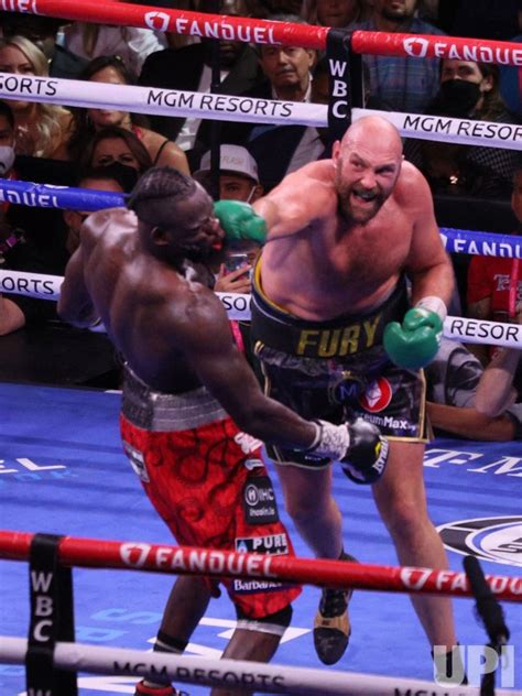 Photo: Tyson Fury vs Deontay Wilder III Fight - LAV2021100926 - UPI.com