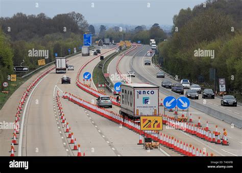 Contraflow system hi-res stock photography and images - Alamy