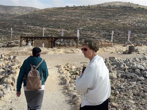 A Jewish Grandmother : Rosh Chodesh Prayers at Tel Shiloh