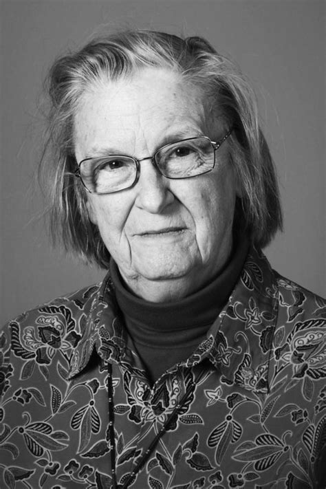 Elinor Ostrom – Facts - NobelPrize.org