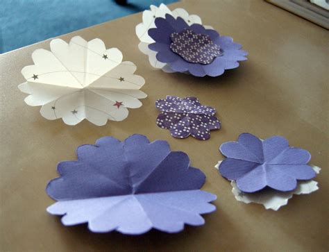 Paper Flowers for the Holidays | These paper flowers are sup… | Flickr