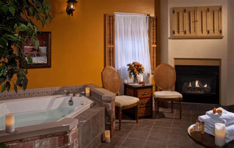 15 Romantic Hotels in Michigan With In Room Jacuzzi And Fireplace