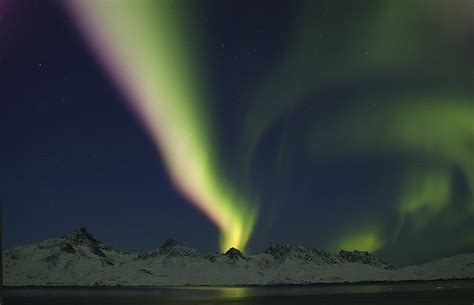 Northern lights near mountain scenery, greenland HD wallpaper ...