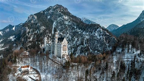 Aerial view of the Neuschwanstein Castle or Schloss Neuschwanstein on a winter day 21200927 ...