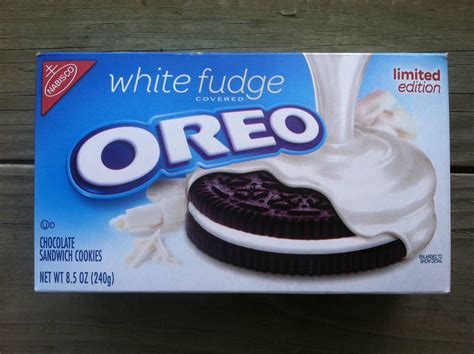 Ephemeral Noms: White Fudge Covered Oreo