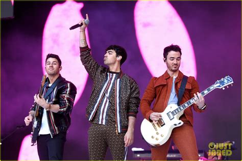 Jonas Brothers Perform 'Year 3000' With Busted at Capital Summertime ...