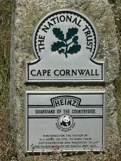 National Trust Sign, Cape Cornwall © Rich Tea cc-by-sa/2.0 :: Geograph Britain and Ireland