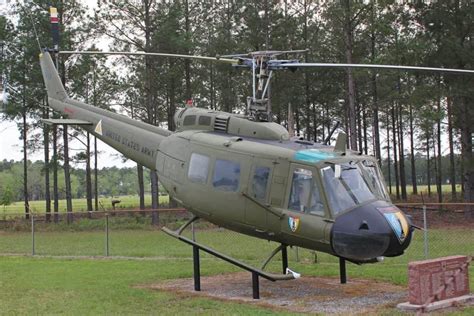 10 Types of Helicopters in Vietnam (Vietnam Era Helicopters)