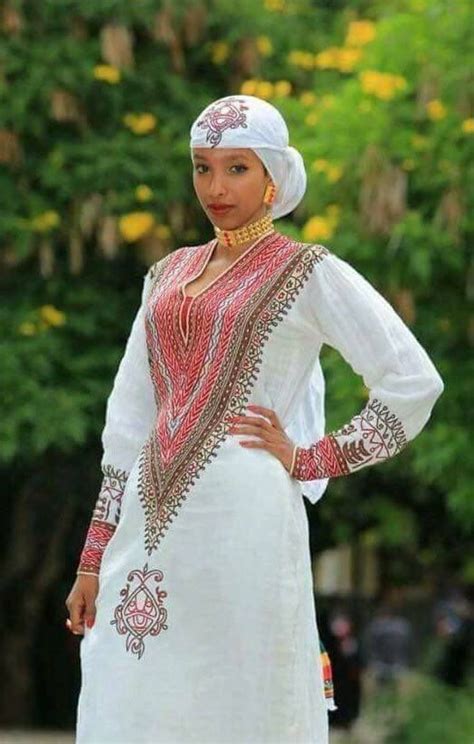 Amhara people's traditional clothing | Ethiopian clothing, Ethiopian dress, Ethiopian ...