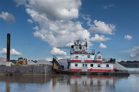 The Triumphs and Tribulations of Towboats on the Mississippi River