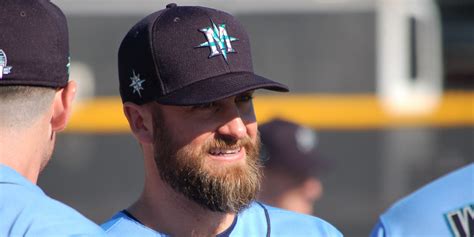 Pete Woodworth briefs Mariners pitchers during pandemic