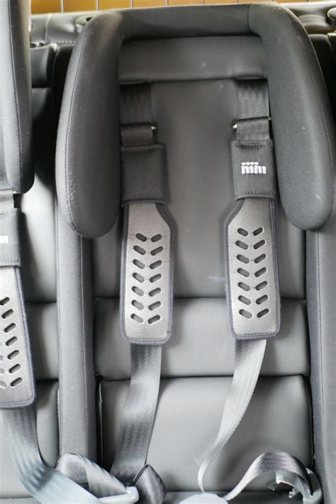 Multimac Car seat Review: Fitting 3 or 4 car seats in the back of a car! - The Travel Hack