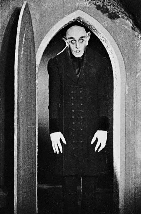 Nosferatu (1922) | Retro horror, Classic horror movies, Monster photos