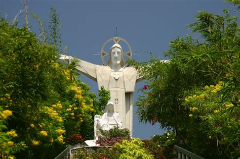 Vietnam Now & Then: VUNG TAU: Christ The King, the Statue of Jesus