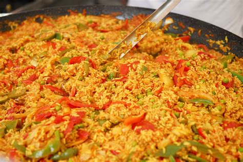 Vegetarian and Vegan Spanish Paella Recipe