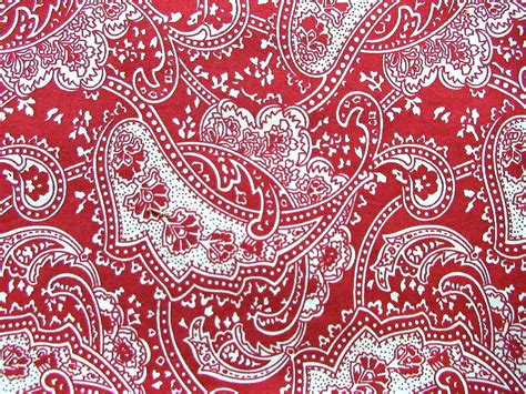 Mööblit koju: Red paisley fabric