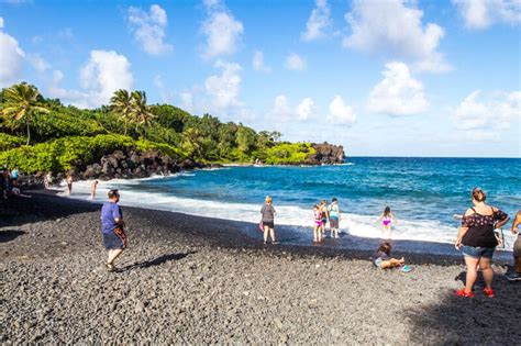 Ultimate Guide to Driving The Road to Hana, Maui