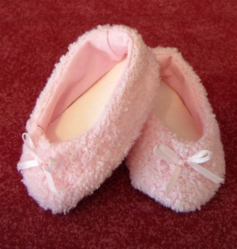 Fluffy Pink Slippers for American Girl Doll by MeAndMySisterInLaw, $7.00 | Chaussure, Poupée