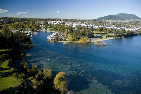 Top Places to Go Lake Taupo & Activities - Found The World