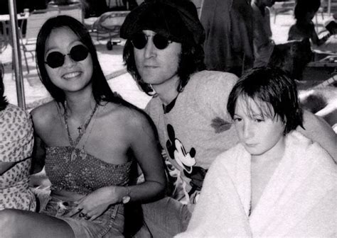 35 Vintage Photos of May Pang and John Lennon During Their Dating Days ...