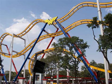 wonder woman six flags mexico - Rosalba Chapin