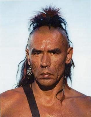 wes studi last of the mohicans - Google Search | Amerikalı aktörler, Amerikan yerlileri, Yüzler