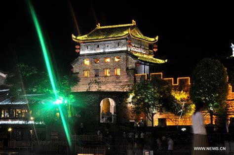 Picturesque Night View of Fenghuang Ancient Town in China's Hunan ...