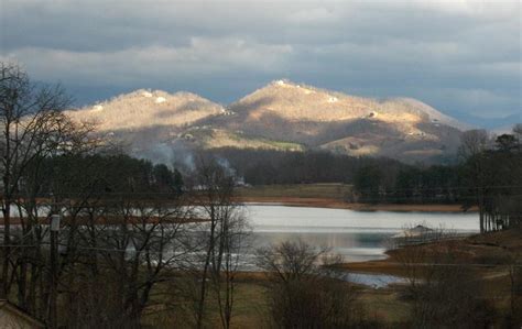 LAKE CHATUGE, NORTH CAROLINA / GEORGIA MOUNTAINS - PHOTOS