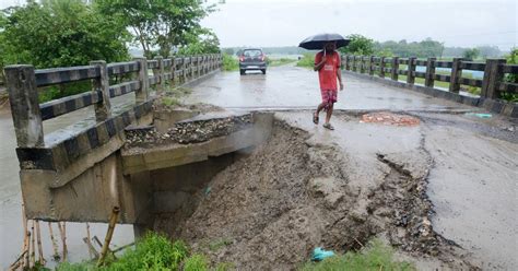 Assam: Flood alert sounded for Brahmaputra river, over 33,000 people ...