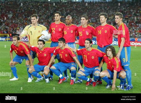 SPAIN TEAM GROUP SPAIN V TUNISIA WORLD CUP STADIUM STUTGART GERMANY 19 June 2006 Stock Photo - Alamy