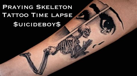 Aggregate 69+ skeleton praying tattoo best - in.cdgdbentre