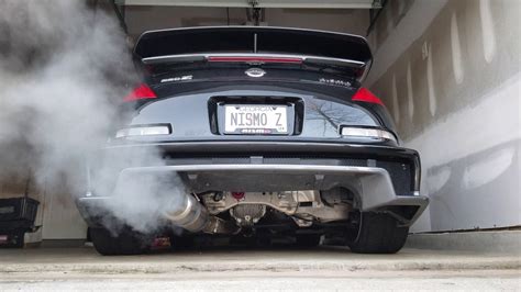 Nissan 2007 350Z Nismo with Tomei Expreme Ti Exhaust Cold Start at 8 AM - YouTube