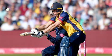 Dan Lawrence leads Essex to victory over under-strength Glamorgan - Cricket365