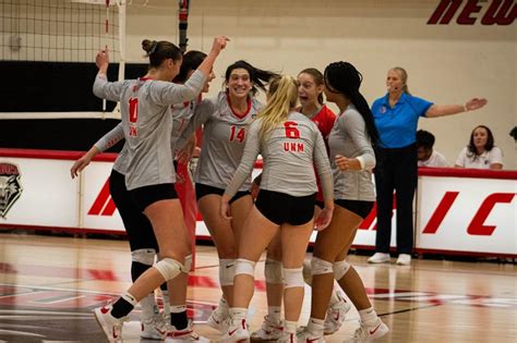 UNM volleyball shows resilience against NAU - The Daily Lobo