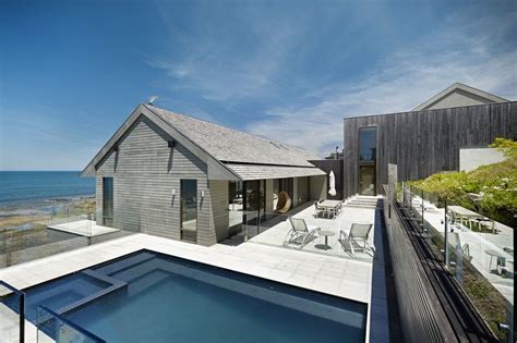 House of the Day: A Cliffside Beach Home in Australia—Photos | Australian beach house, Beach ...