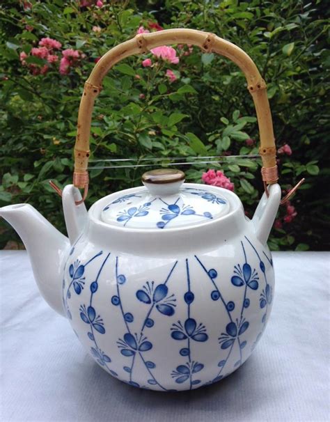 Japanese teapot sakura - Japans Servies