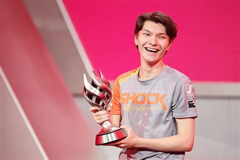 sinatraa: Valorant Settings, Crosshair & Gear (2023)