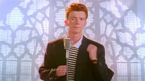 ¡Rickroll!: Rick Astley recrea el meme más famoso de internet