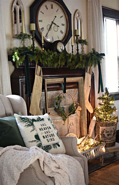 Simple and Elegant Old World & French Country Christmas Decor | Country ...