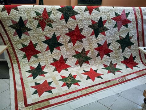 caledonia quilter: Christmas Star Quilt & How Husbands Amuse Themselves