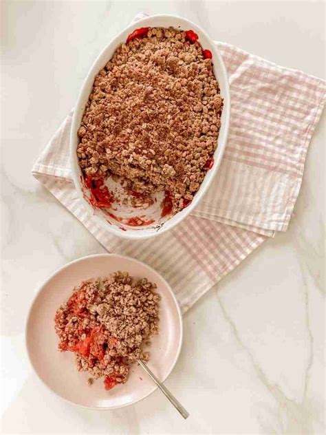 Healthy Rhubarb Crumble Recipe with Oat Topping- Vegan + Gluten Free ...