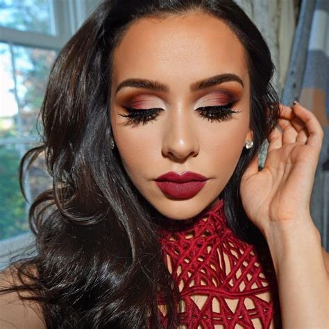 4 Christmas Party Makeup Looks to Get You in the Festive Mood - RY