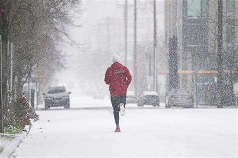 Heavier snow in Portland expected through the evening; snowfall to slow overnight - oregonlive.com