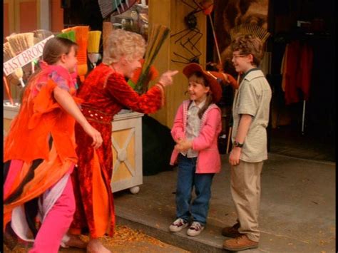 Cinemalacrum: Being Normal Is Vastly Overrated: Halloweentown (1998)