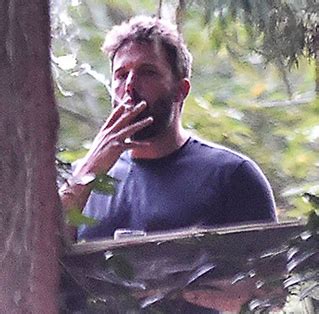 ben affleck smoking – TheCount.com