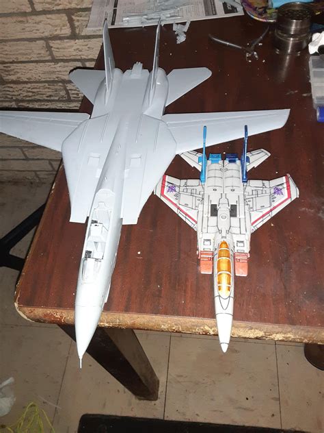 found a f-14 model kit and gave it a starscream paint job : r/transformers