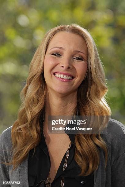 Lisa Kudrow On Extra Photos and Premium High Res Pictures - Getty Images